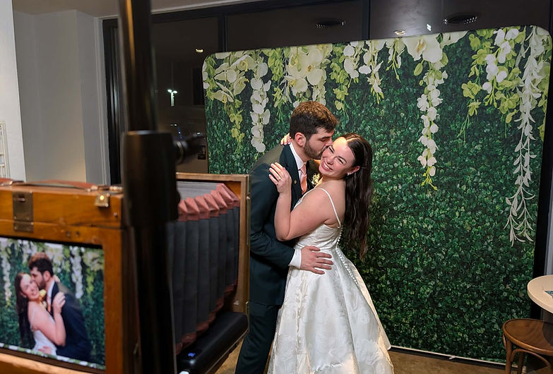 5 Questions You MUST Ask Your Photo Booth Provider Before You Sign the Contract